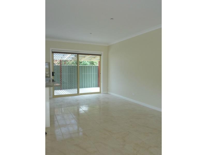 2/2 Meadows Avenue, Benalla VIC 3672