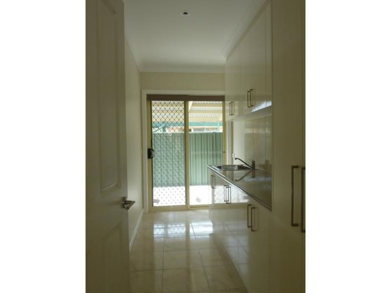 2/2 Meadows Avenue, Benalla VIC 3672