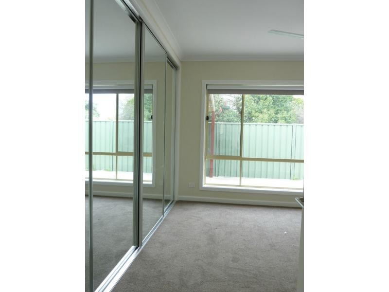 2/2 Meadows Avenue, Benalla VIC 3672