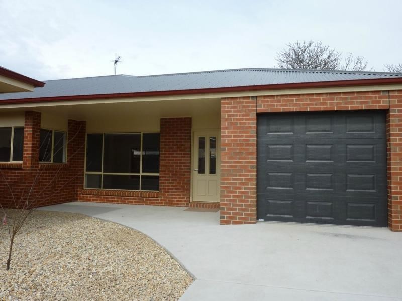3/2 Meadows Avenue, Benalla VIC 3672