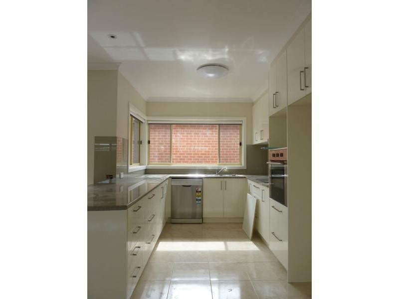 3/2 Meadows Avenue, Benalla VIC 3672