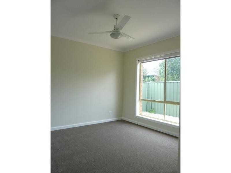 3/2 Meadows Avenue, Benalla VIC 3672