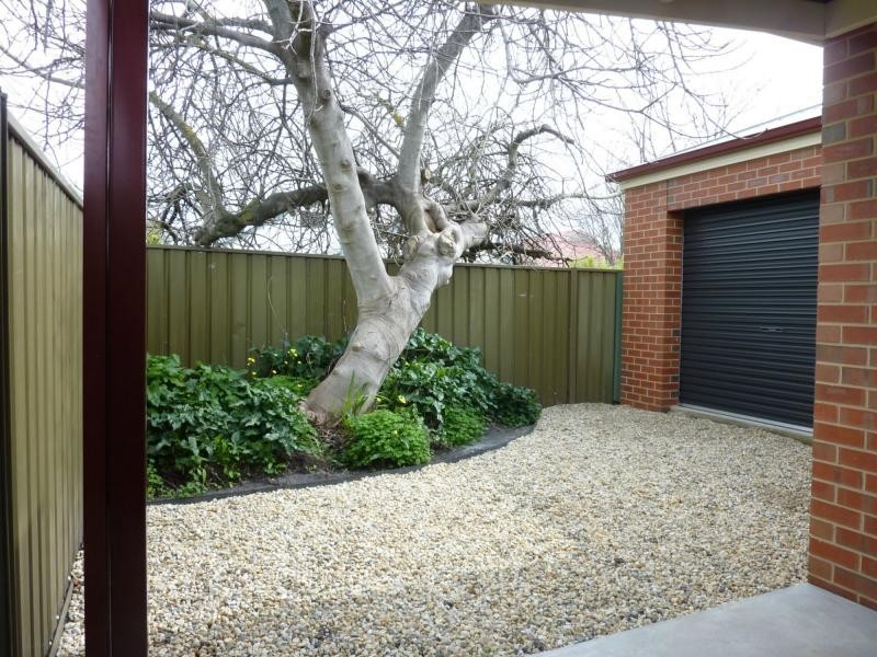 3/2 Meadows Avenue, Benalla VIC 3672