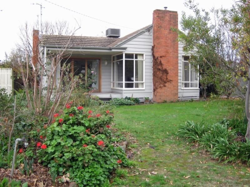 6 Parkview Parade, Benalla VIC 3672