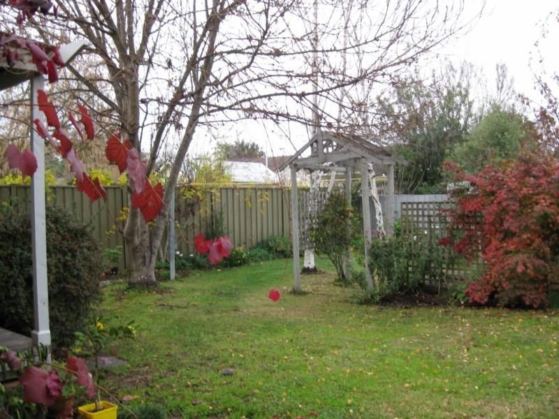 6 Parkview Parade, Benalla VIC 3672