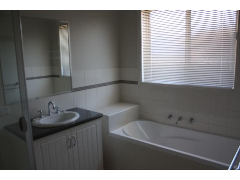 1/94 Salisbury Street, Benalla VIC 3672