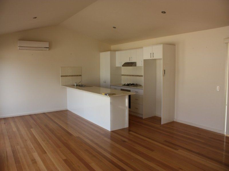 2/9 Robinson Court, Benalla VIC 3672