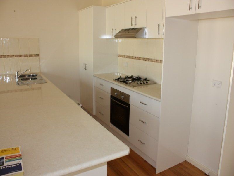 2/9 Robinson Court, Benalla VIC 3672