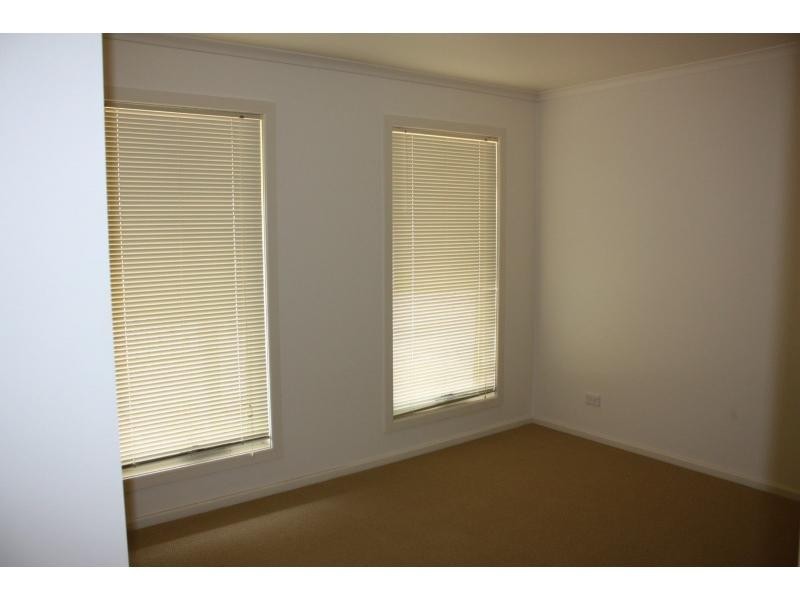 2/9 Robinson Court, Benalla VIC 3672