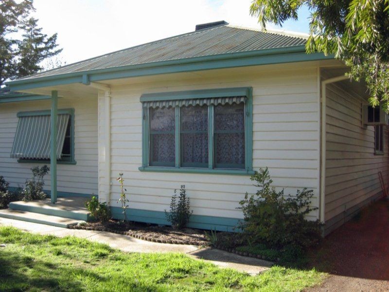 9 Tomkins Parade, Benalla VIC 3672