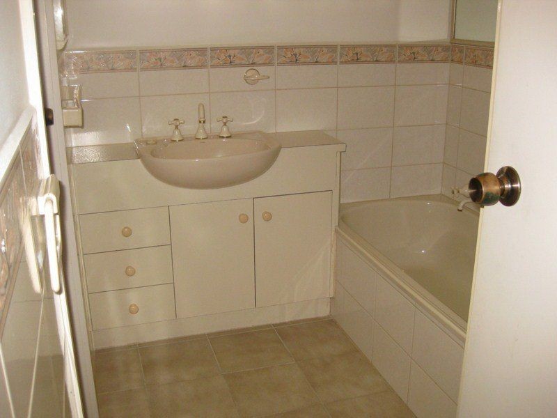 8 Hiscock Court, Benalla VIC 3672