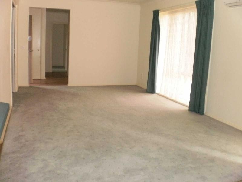 2/12 George Say Court, Benalla VIC 3672