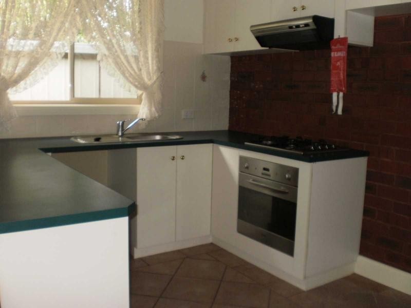 2/12 George Say Court, Benalla VIC 3672