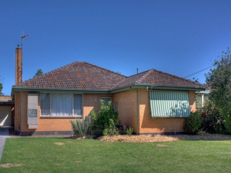 11 Amos Avenue, Benalla VIC 3672