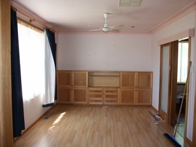 11 Amos Avenue, Benalla VIC 3672