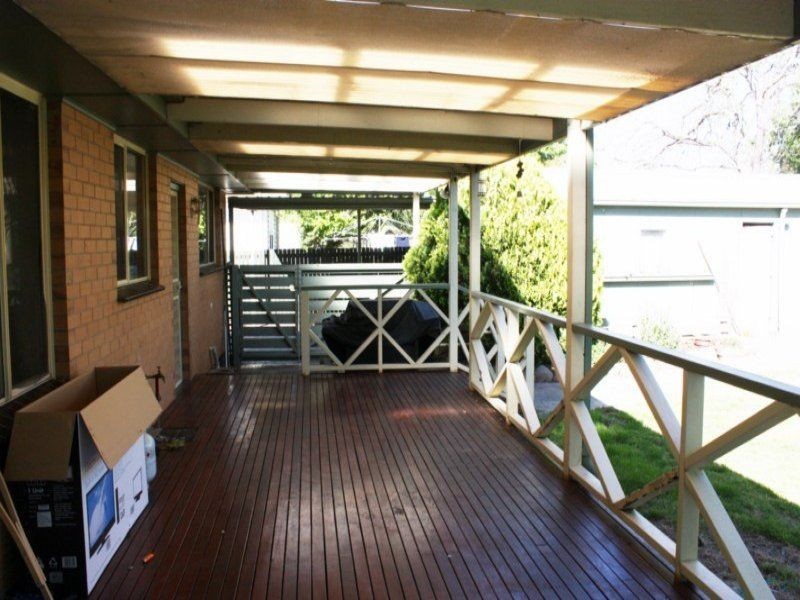 11 Amos Avenue, Benalla VIC 3672