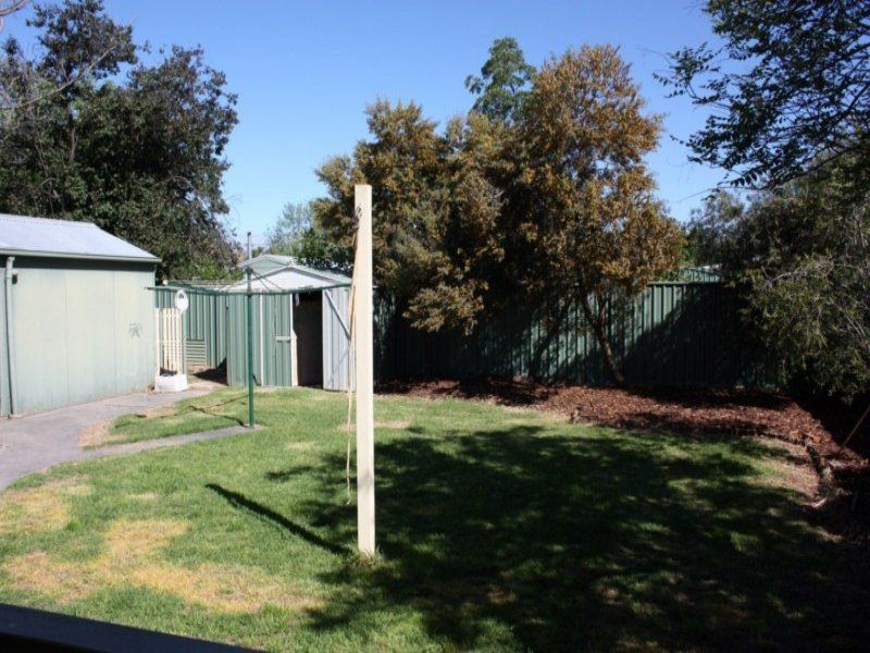 11 Amos Avenue, Benalla VIC 3672