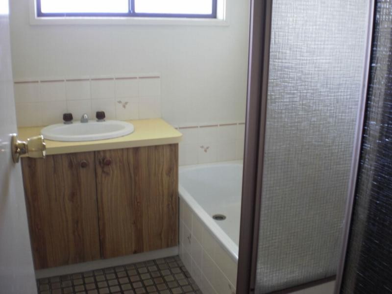 2/16 Killena Avenue, Benalla VIC 3672