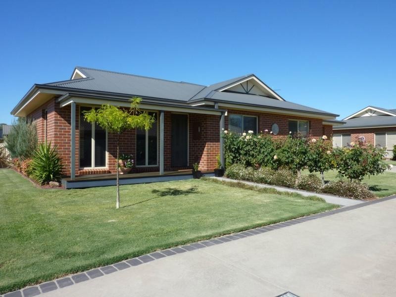 1/12 Wattletree Grove, Benalla VIC 3672