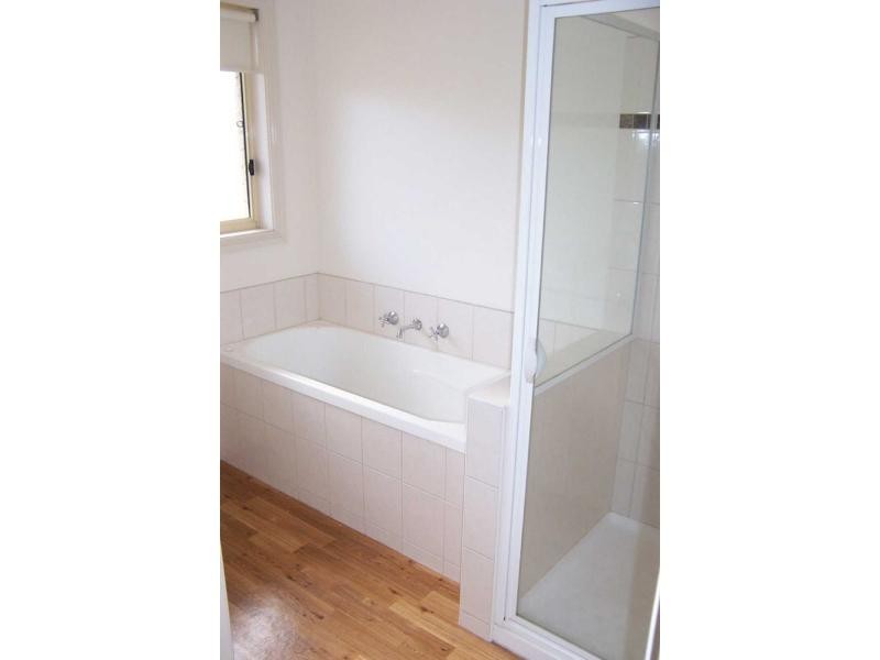 2/14 Kilfeera Road, Benalla VIC 3672