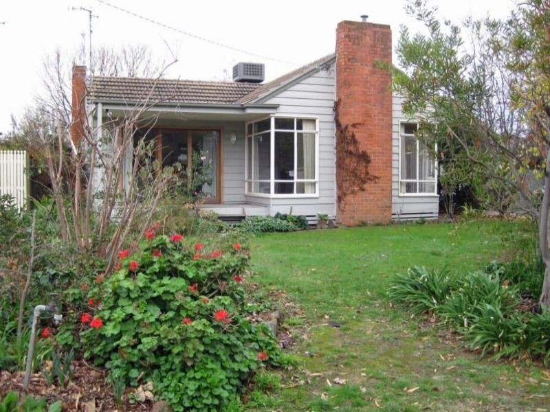 6 Parkview Parade, Benalla VIC 3672