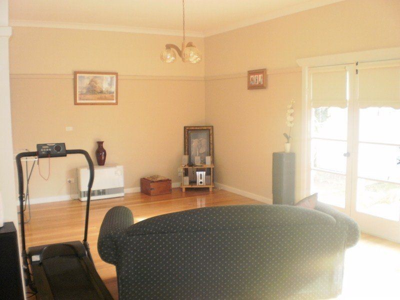 18 Deas Street, Benalla VIC 3672