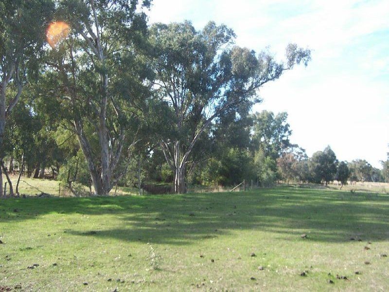 * Mansfield Road, Benalla VIC 3672