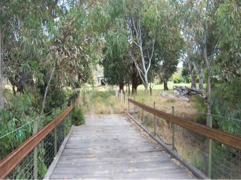 11 Davies Road, Warrenbayne VIC 3670