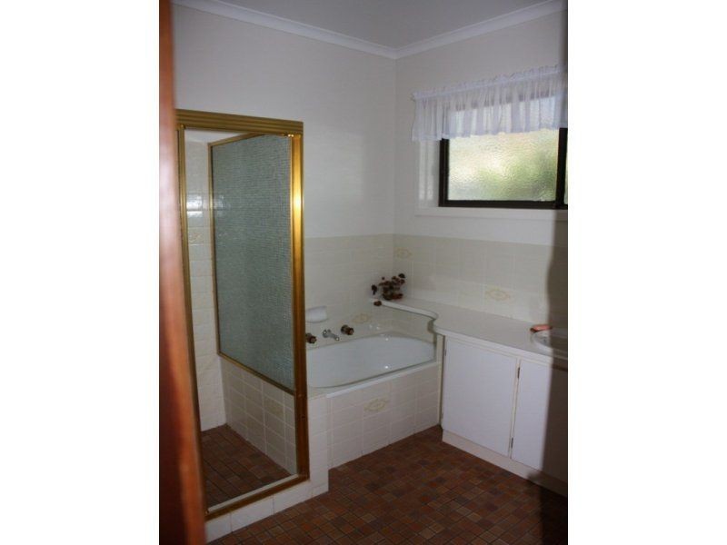 37 Shadforth Street, Benalla VIC 3672