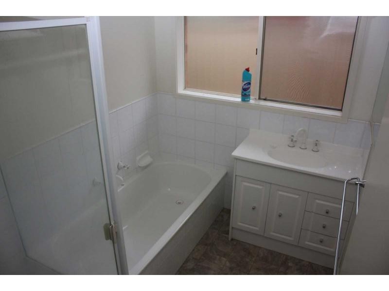 8 George Say Court, Benalla VIC 3672