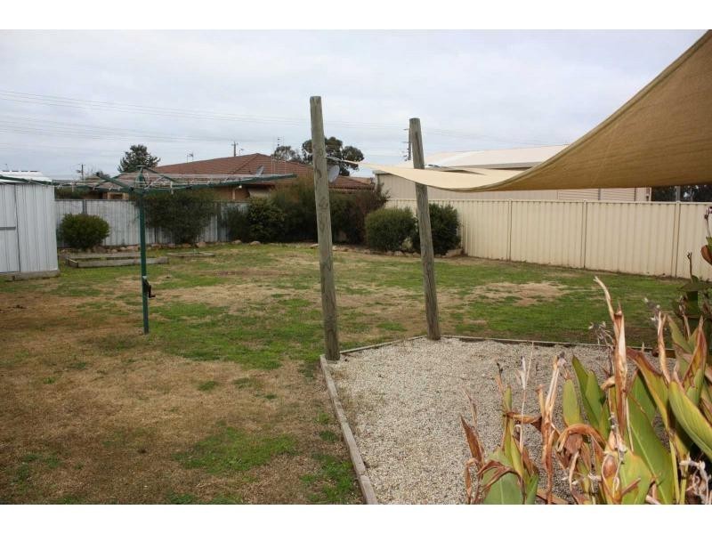 8 George Say Court, Benalla VIC 3672