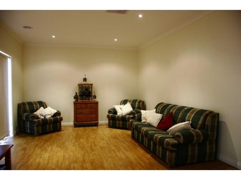 6 Sir Edward Drive, Benalla VIC 3672