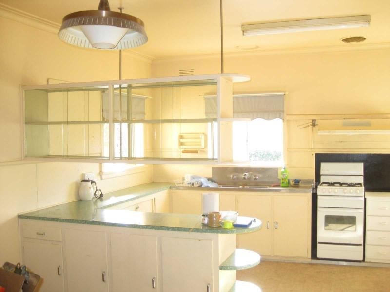 24 Parkview Parade, Benalla VIC 3672