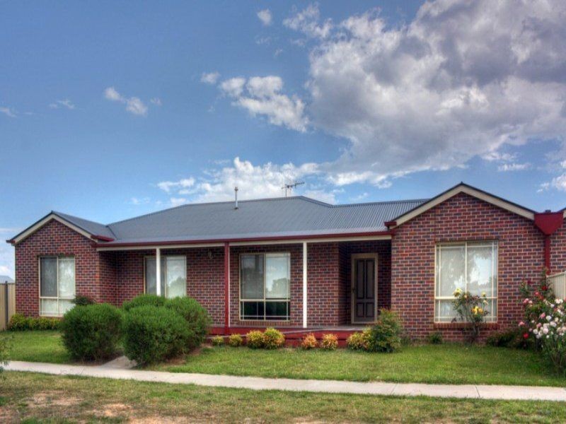 2/1-3 Peppermint Place, Benalla VIC 3672