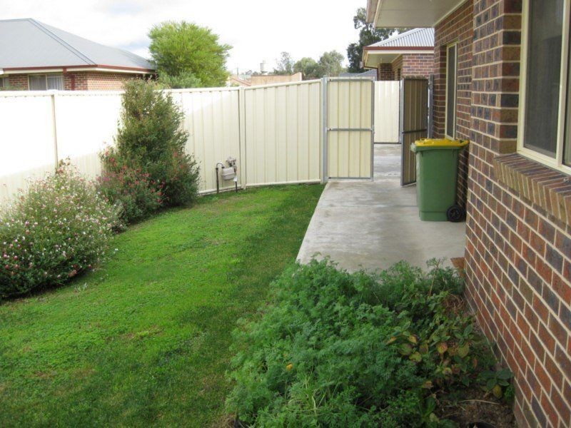 2/1-3 Peppermint Place, Benalla VIC 3672