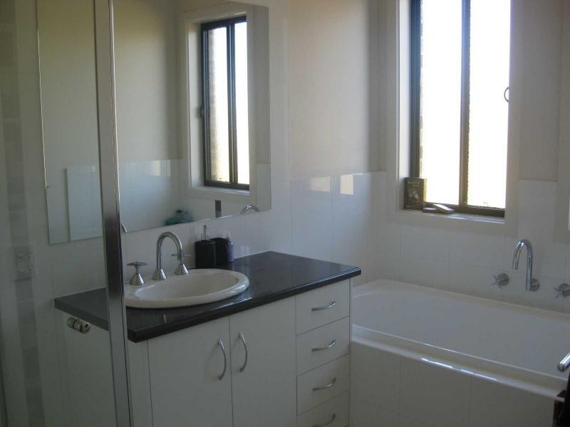 86 Racecourse Road, Benalla VIC 3672