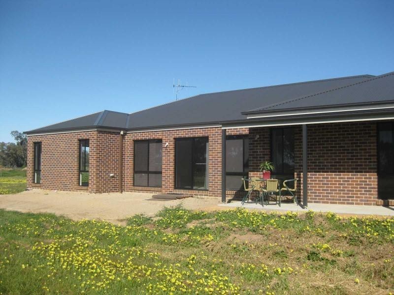 86 Racecourse Road, Benalla VIC 3672