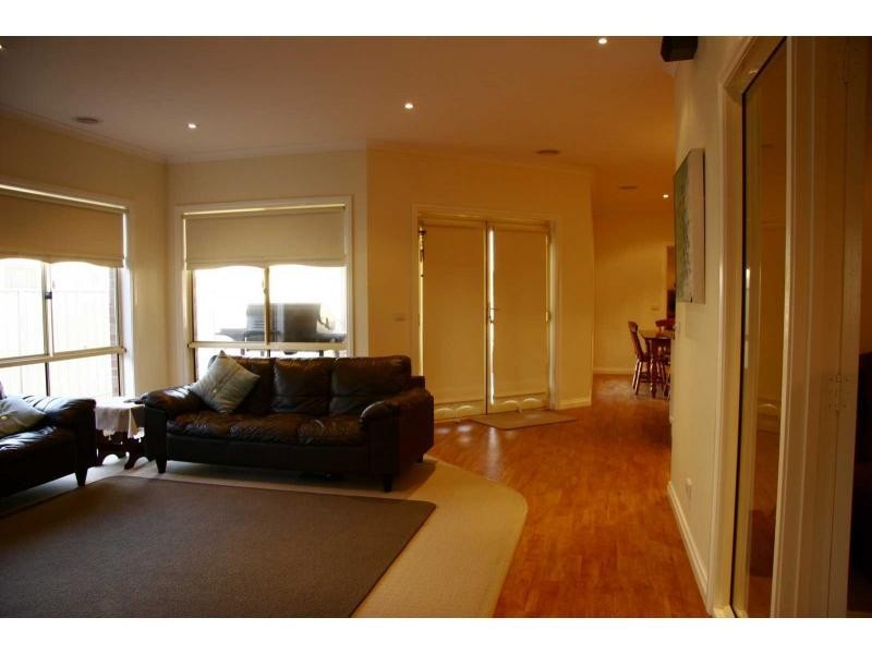6 Sir Edward Drive, Benalla VIC 3672