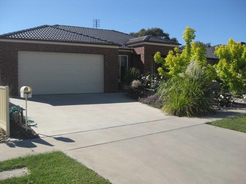 7 Ironbark Drive, Benalla VIC 3672