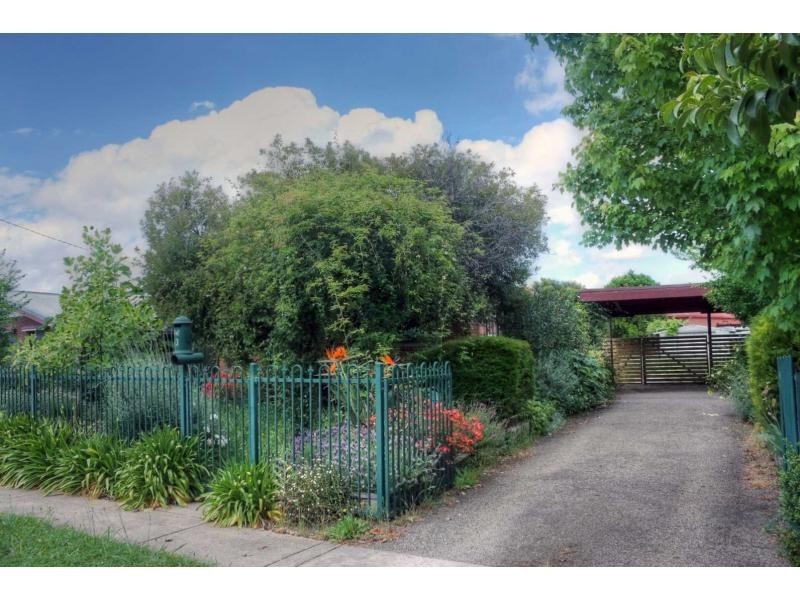 13 Oak Avenue, Benalla VIC 3672