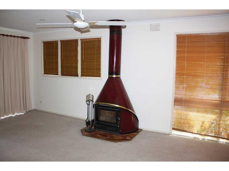 13 Oak Avenue, Benalla VIC 3672