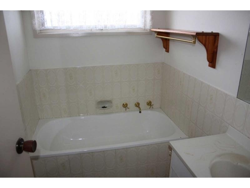 13 Oak Avenue, Benalla VIC 3672