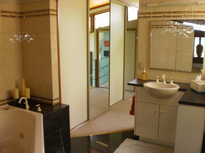 121 Grant Drive, Benalla VIC 3672