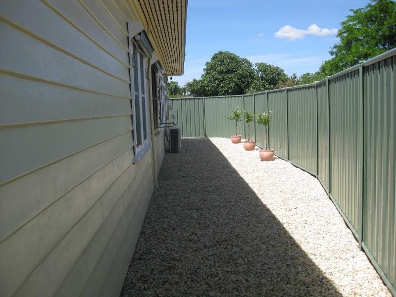 2 Meadows Avenue, Benalla VIC 3672