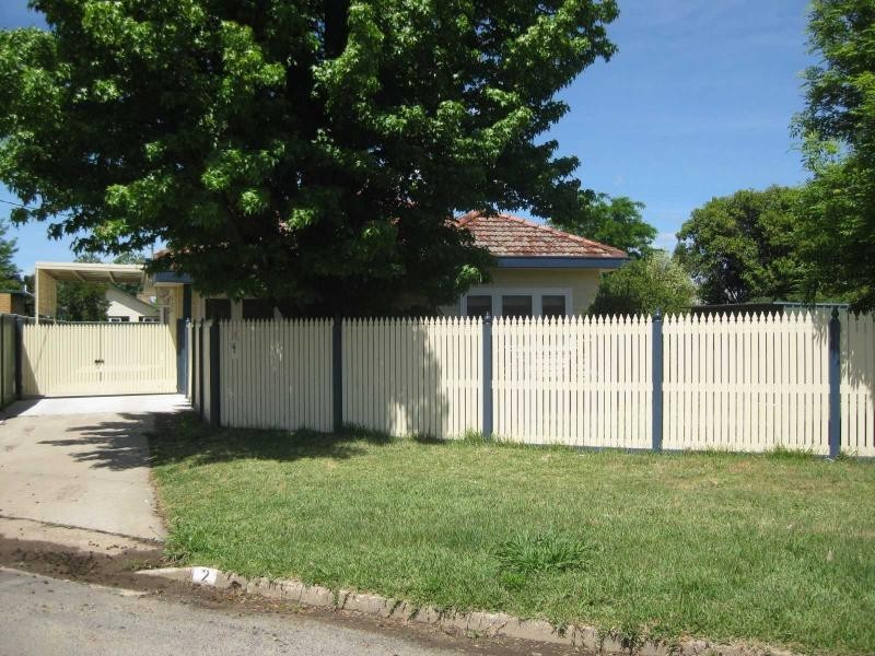 2 Meadows Avenue, Benalla VIC 3672