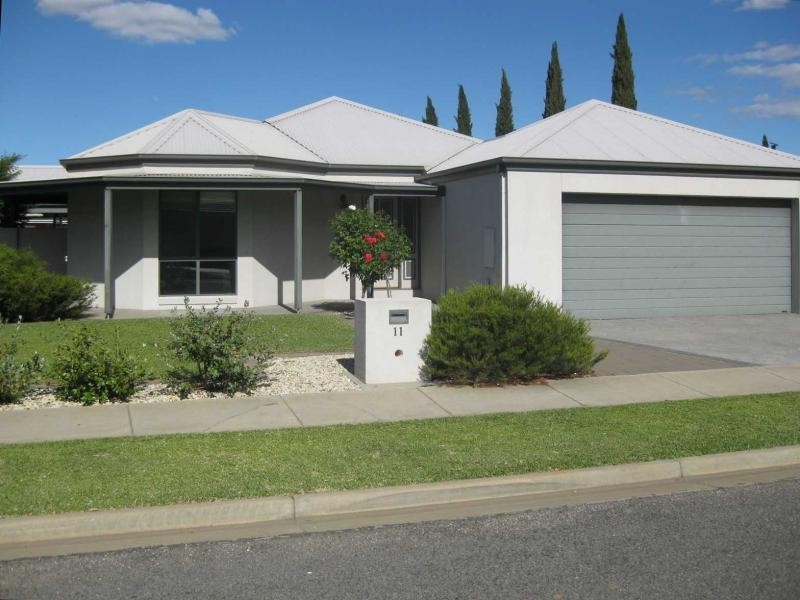 11 Monash Drive, Benalla VIC 3672
