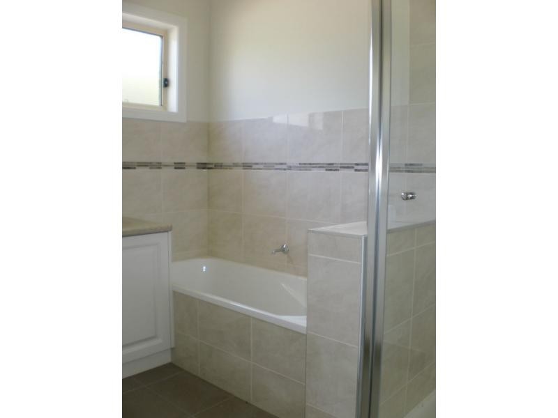 2/6 Peppermint Place, Benalla VIC 3672