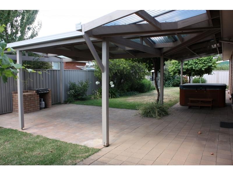 14 Kurrajong Court, Benalla VIC 3672