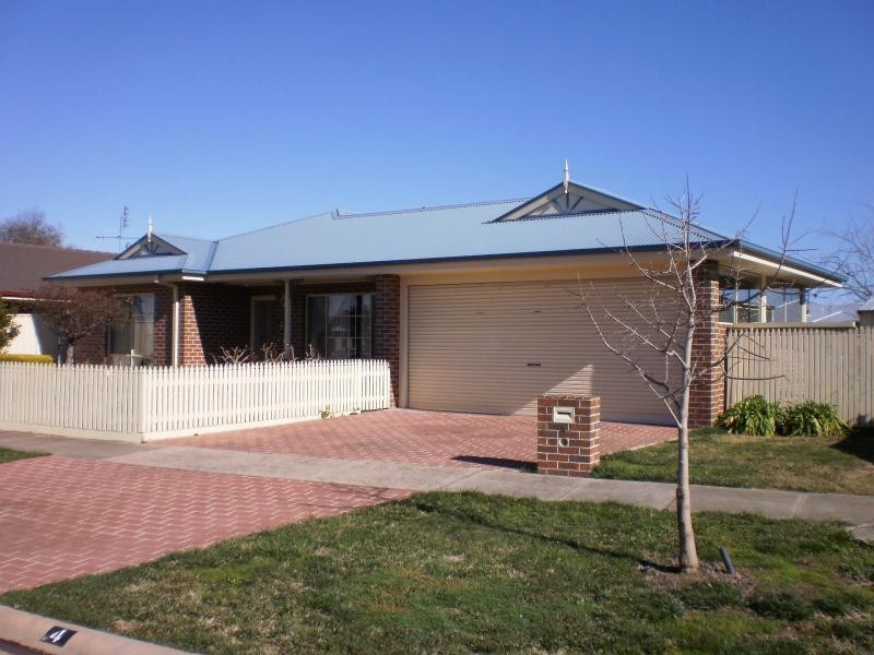 4 Moran Street, Benalla VIC 3672