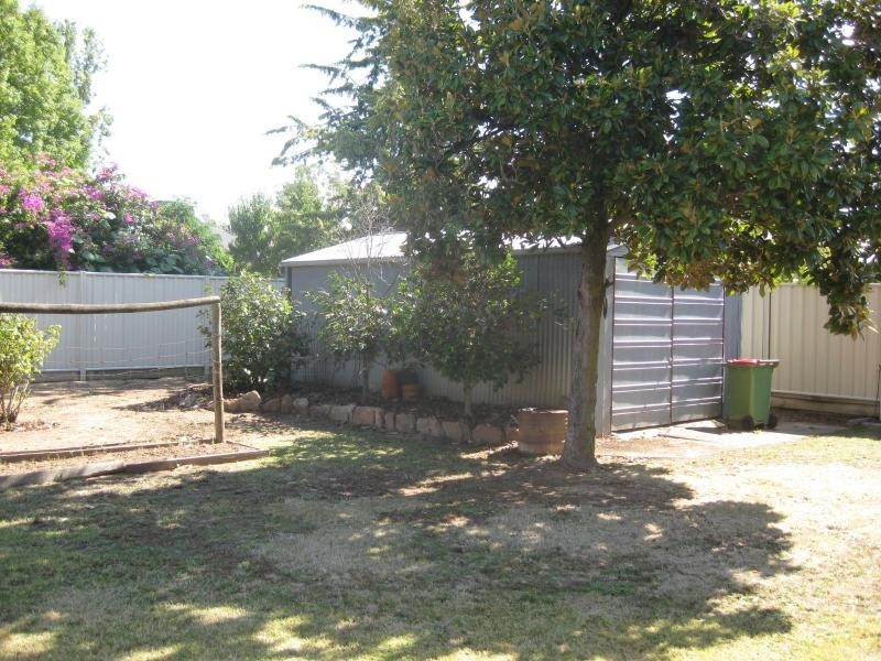 12 Amos Avenue, Benalla VIC 3672